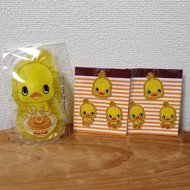 日清食品(ニッシンショクヒン)のひよこちゃん　ワッペン・保冷剤 エンタメ/ホビーのコレクション(ノベルティグッズ)の商品写真