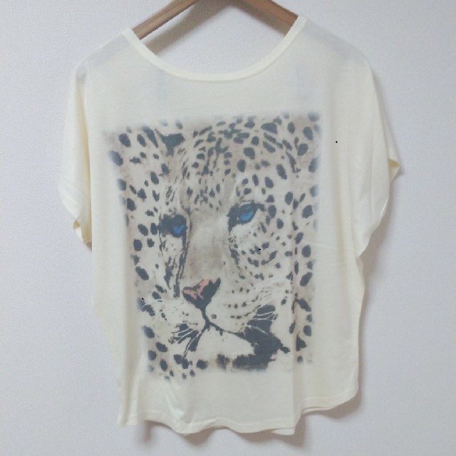 ヒョウのドルマン風Tシャツ レディースのトップス(Tシャツ(半袖/袖なし))の商品写真