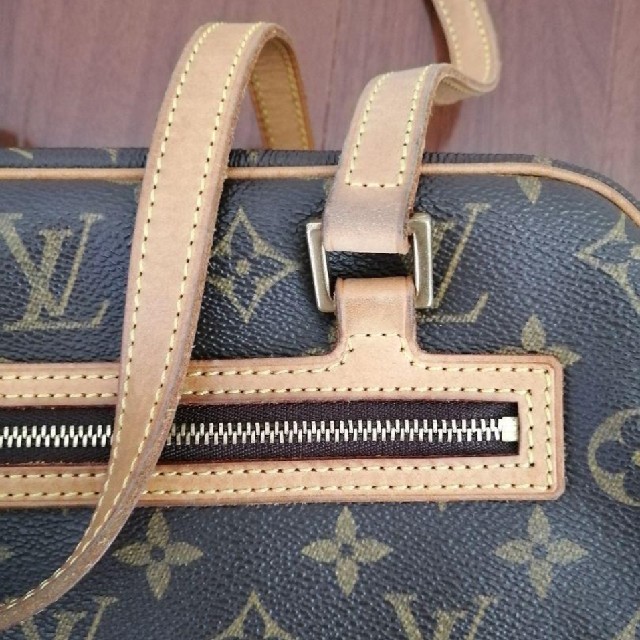LOUIS VUITTON(ルイヴィトン)のLOUIS VUITTONのモノグラム レディースのバッグ(ショルダーバッグ)の商品写真