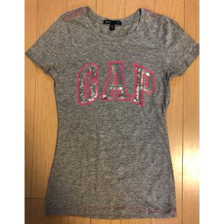 ギャップキッズ(GAP Kids)の美品　gap スパンコールロゴ　ステッチ入り　Tシャツ　130(Tシャツ/カットソー)