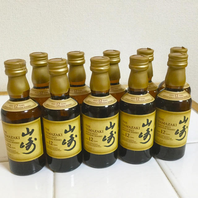 サントリー(サントリー)のサントリー 山崎12年 ミニボトル 50ml   (10本セット) 食品/飲料/酒の酒(ウイスキー)の商品写真