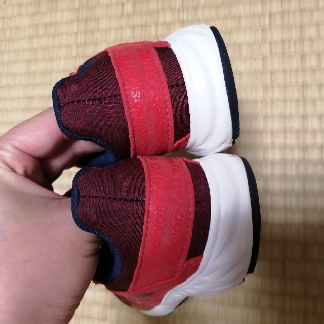 adidas(アディダス)のadidas　スニーカー　19cm キッズ/ベビー/マタニティのキッズ靴/シューズ(15cm~)(スニーカー)の商品写真