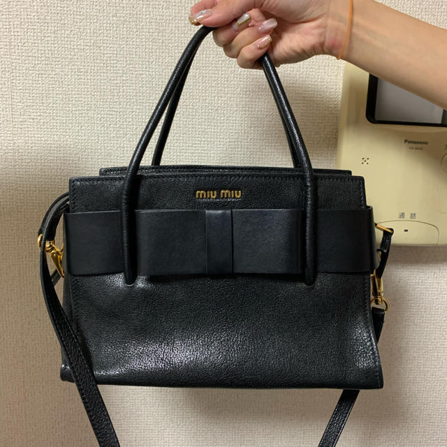 miumiu マドラスフィオッコ ブラック 入手困難 - ハンドバッグ