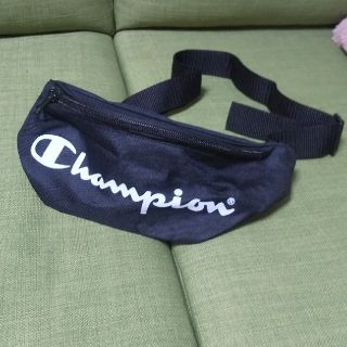 チャンピオン(Champion)のchampion ボディバッグ🌻最終値下げ🌻(ボディバッグ/ウエストポーチ)