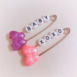 Katie Baby ラインストーンブローチ