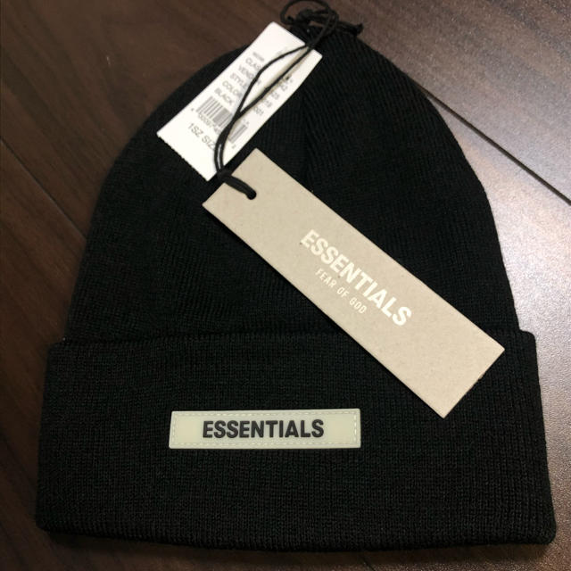 FEAR OF GOD(フィアオブゴッド)のFOG Essentials Beanie エッセンシャルズ　ビーニー　ブラック メンズの帽子(ニット帽/ビーニー)の商品写真