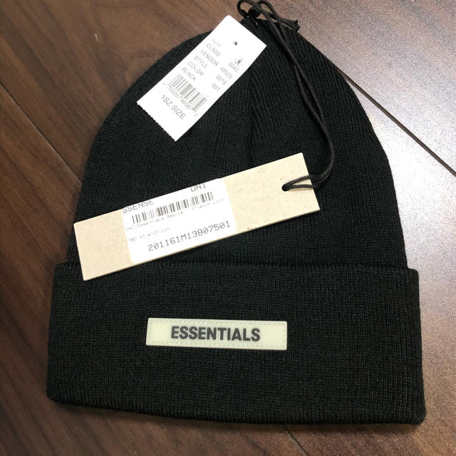 FEAR OF GOD(フィアオブゴッド)のFOG Essentials Beanie エッセンシャルズ　ビーニー　ブラック メンズの帽子(ニット帽/ビーニー)の商品写真