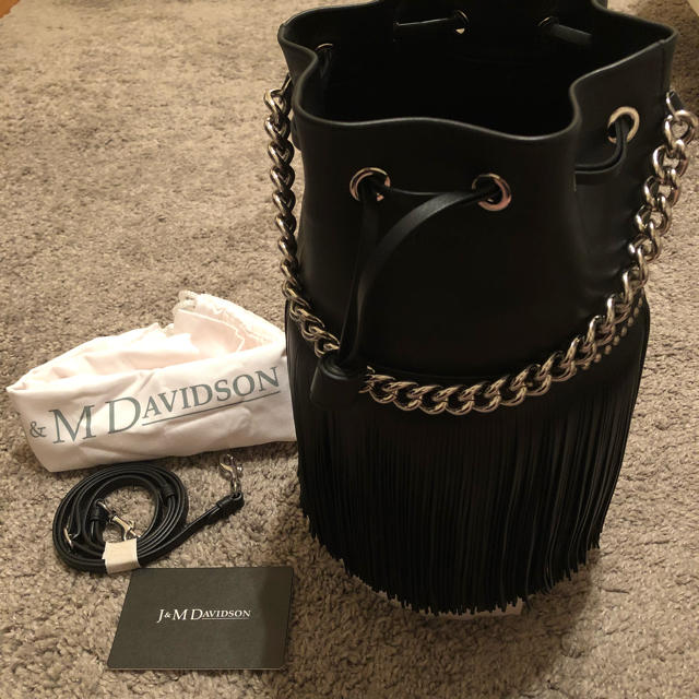 J&M DAVIDSON(ジェイアンドエムデヴィッドソン)の未使用 J＆M DAVIDSON フリンジカーニバル Mサイズ 2020SS レディースのバッグ(ショルダーバッグ)の商品写真