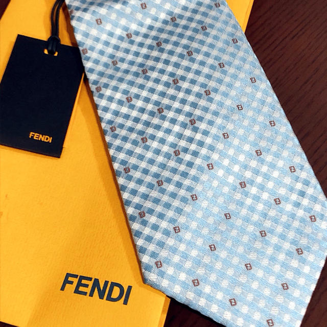 FENDI(フェンディ)のフェンディ　明るいブルーのネクタイ メンズのファッション小物(ネクタイ)の商品写真