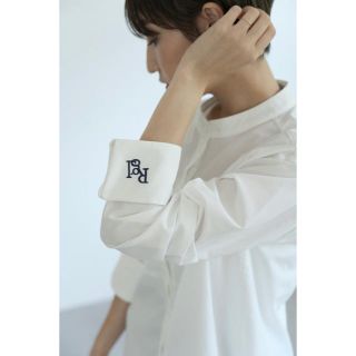 ザラ(ZARA)のregleam リグリーム　ロゴ入りビックシャツ　今季新作　完売品(シャツ/ブラウス(長袖/七分))