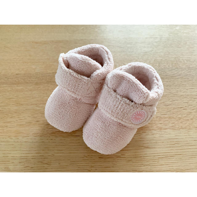 UGG(アグ)のゆらゆら様専用！UGG ベビーシューズ　ファーストシューズ キッズ/ベビー/マタニティのベビー靴/シューズ(~14cm)(その他)の商品写真