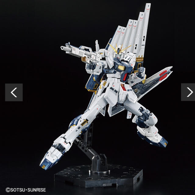 BANDAI(バンダイ)のRG 1/144 ガンダムベース限定 νガンダム[チタニウムフィニッシュ] エンタメ/ホビーのおもちゃ/ぬいぐるみ(模型/プラモデル)の商品写真