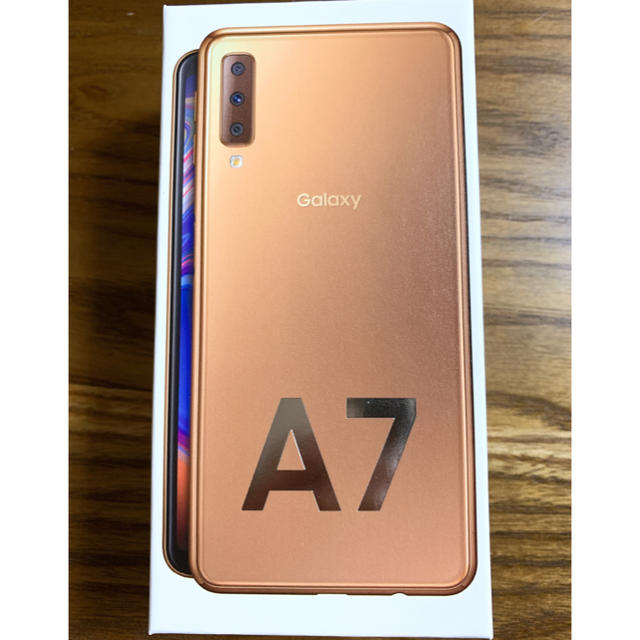 Galaxy(ギャラクシー)の【新品未使用】Galaxy A7 64GB SIMフリー スマホ/家電/カメラのスマートフォン/携帯電話(スマートフォン本体)の商品写真