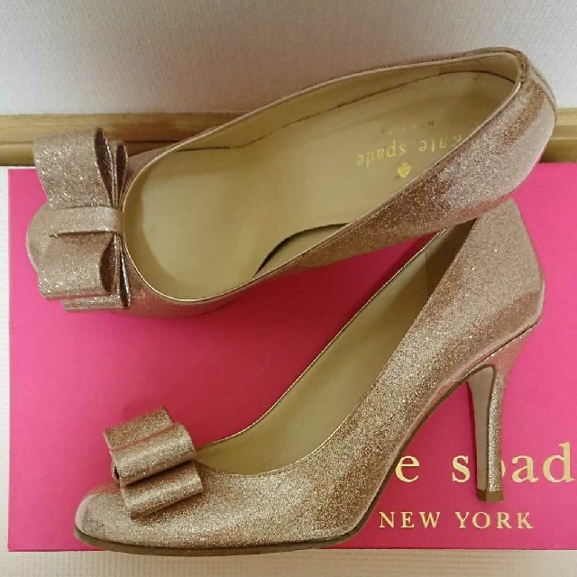 kate spade new york(ケイトスペードニューヨーク)のケイト・スペード  パンプス  リボン レディースの靴/シューズ(ハイヒール/パンプス)の商品写真