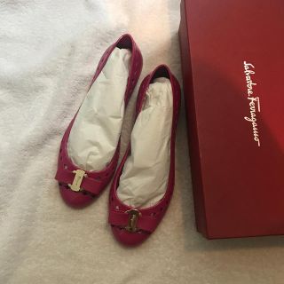 フェラガモ(Ferragamo)の【最終価格・新品未使用】フェラガモ  ラバーパンプス(ハイヒール/パンプス)