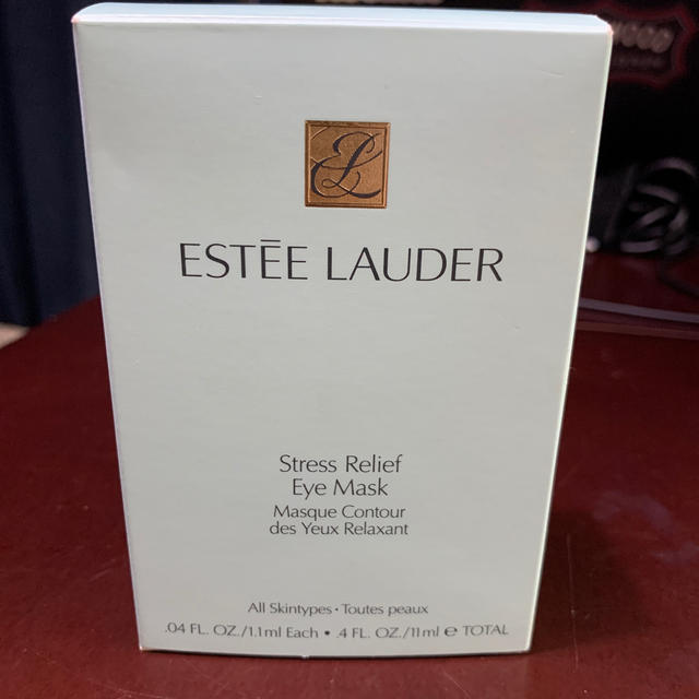 Estee Lauder(エスティローダー)のお値下げしました！ESTEE LAUDER ストレスリリーフアイマスク8枚 コスメ/美容のスキンケア/基礎化粧品(パック/フェイスマスク)の商品写真