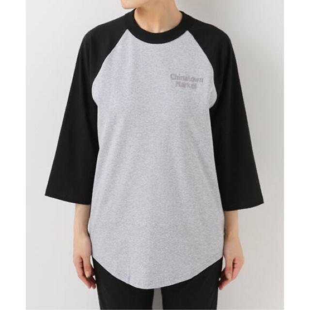 L'Appartement DEUXIEME CLASSE(アパルトモンドゥーズィエムクラス)のCHINATOWN MARKET/チャイナタウンマーケット Raglan Tee レディースのトップス(Tシャツ(長袖/七分))の商品写真