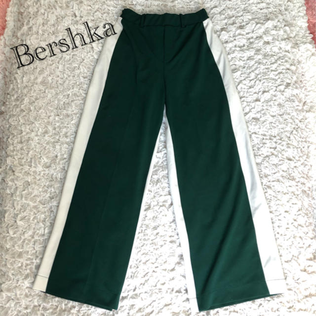 Bershka(ベルシュカ)のベルシュカワイドパンツ！ラインパンツ！ストレートパンツカジュアルパンツ！ レディースのパンツ(カジュアルパンツ)の商品写真