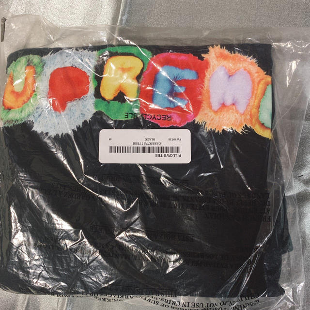 Mサイズ Supreme Pillows Tee black