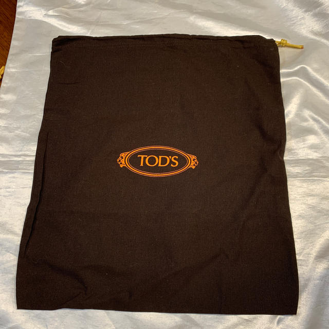 TOD'S(トッズ)のトッズ　TOD'S 巾着袋　こげ茶　大 レディースのバッグ(ショップ袋)の商品写真
