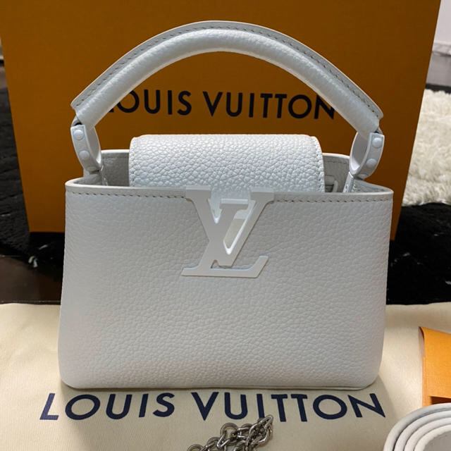 LOUIS VUITTON(ルイヴィトン)の新品◆レア◆ルイヴィトン◆カプシーヌミニ◆ホワイト◆ショルダーバッグ◆ レディースのバッグ(ショルダーバッグ)の商品写真