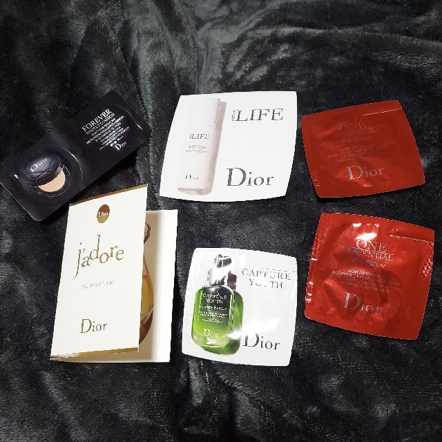 Dior(ディオール)のディオール　サンプル　試供品 コスメ/美容のキット/セット(サンプル/トライアルキット)の商品写真