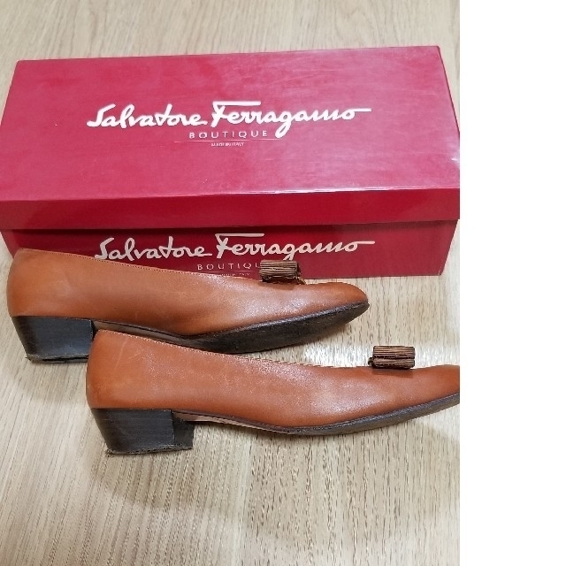 Salvatore Ferragamo(サルヴァトーレフェラガモ)のフェラガモパンプス レディースの靴/シューズ(ハイヒール/パンプス)の商品写真