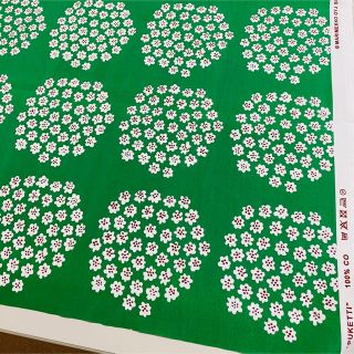 マリメッコ(marimekko)のマリメッコ生地、大人気、プケッティ、グリーン、145cm×50cm(生地/糸)