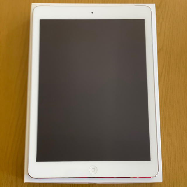 iPad Air 初代 シルバー 美品 64G ケース&保護フィルムセット