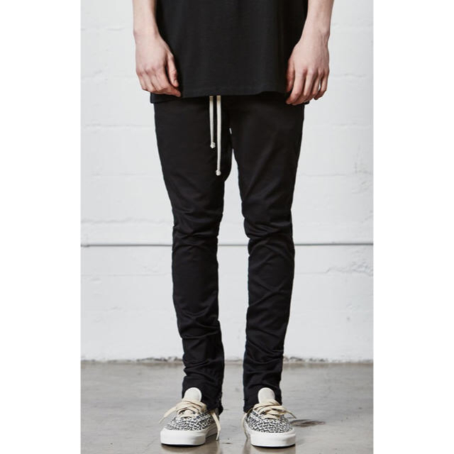 FEAR OF GOD(フィアオブゴッド)のFOG Essentials Drawstring Trouser Pants メンズのパンツ(チノパン)の商品写真