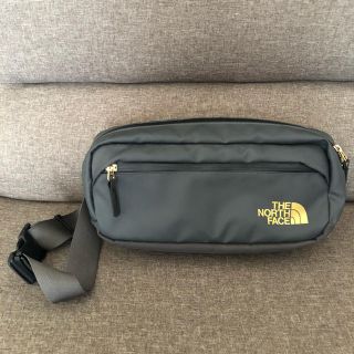 ザノースフェイス(THE NORTH FACE)の【中古】ノースフェイス　ボディバッグ(ボディーバッグ)