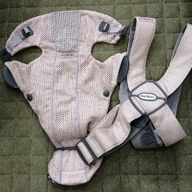 BABYBJORN(ベビービョルン)のベビービョルン  キャリアミニエアー　メッシュタイプ キッズ/ベビー/マタニティの外出/移動用品(抱っこひも/おんぶひも)の商品写真