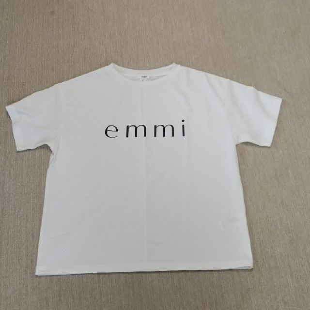 emmi atelier(エミアトリエ)のemmi yoga  Tシャツ レディースのトップス(Tシャツ(半袖/袖なし))の商品写真