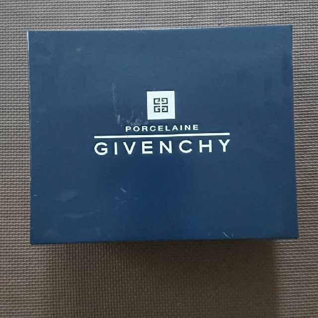 GIVENCHY(ジバンシィ)のAki29様専用GIVENCHY茶器セット未使用 インテリア/住まい/日用品のキッチン/食器(グラス/カップ)の商品写真