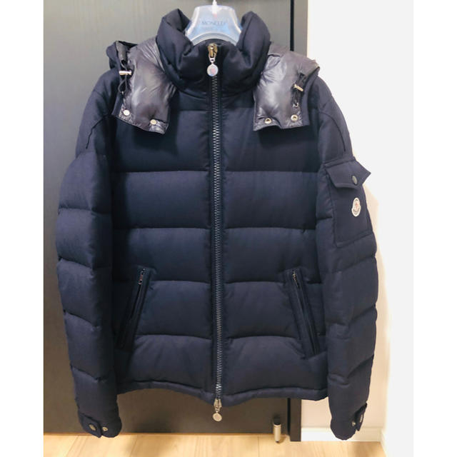 MONCLER(モンクレール)の【国内正規品】モンクレール モンジュネーブル ネイビー サイズ1 メンズのジャケット/アウター(ダウンジャケット)の商品写真