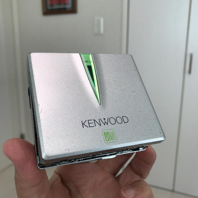 KENWOOD(ケンウッド)の【完動品】KENWOOD MD WALKMAN DMC-L5 スマホ/家電/カメラのオーディオ機器(ポータブルプレーヤー)の商品写真