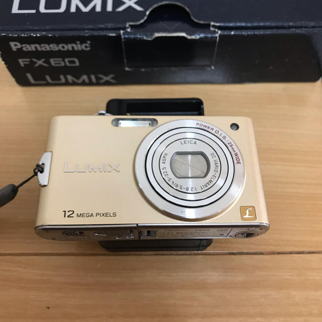 Panasonic(パナソニック)のLUMIX FX DMC-FX60-G スマホ/家電/カメラのカメラ(コンパクトデジタルカメラ)の商品写真