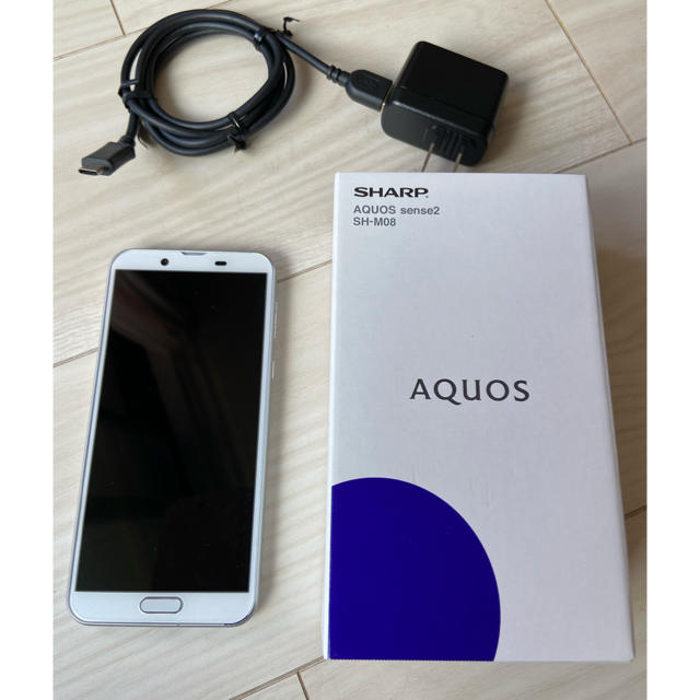 SHARP(シャープ)のchima様　専用　AQUOS sense2 SH-M08 ホワイトシルバー  スマホ/家電/カメラのスマートフォン/携帯電話(スマートフォン本体)の商品写真