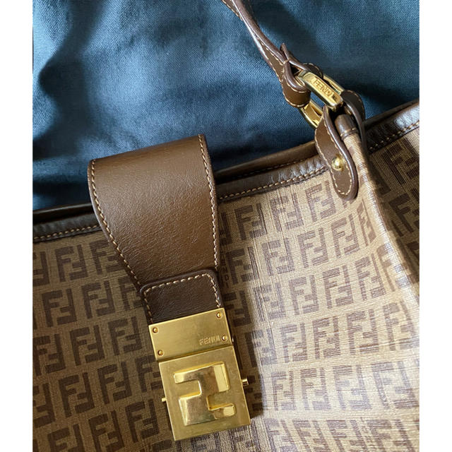 人気新品 FENDI - フェンディ pvcジャガードキャンバス レザー