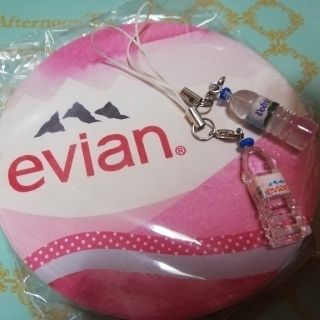 アフタヌーンティー(AfternoonTea)の✨限定品✨💕evian ×AfternoonTea 💕【新品】＋ストラップ2(タンブラー)