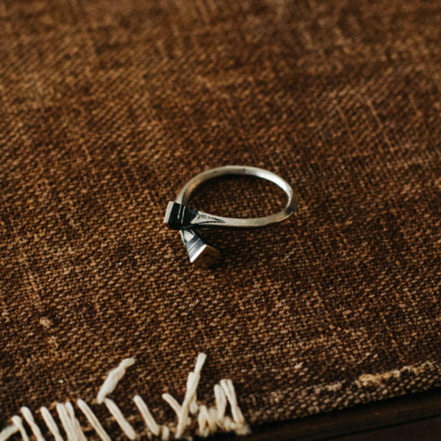 トゥアレグ　純銀エボニーウッドリング　民族指輪