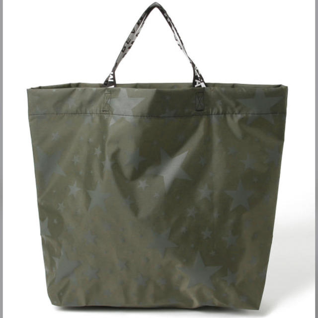 BEAMS(ビームス)のつちっこ様専用🍎BEAMS ナイロン　トート　星柄 レディースのバッグ(トートバッグ)の商品写真