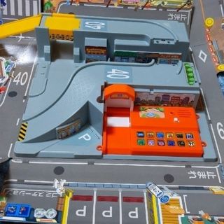 タカラトミー(Takara Tomy)のおまけ付き★トミカ★にぎやかサウンドタウン★(電車のおもちゃ/車)