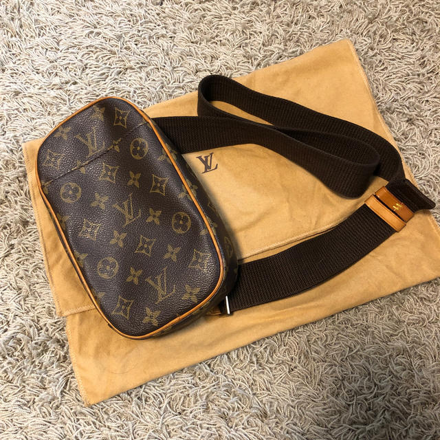 LOUIS VUITTON(ルイヴィトン)のルイヴィトン　ガンジュ　ウエストポーチ レディースのバッグ(ボディバッグ/ウエストポーチ)の商品写真