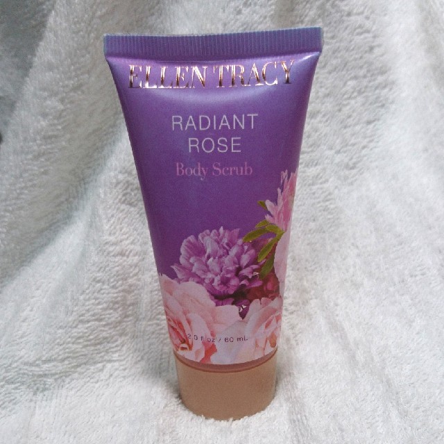 Bath & Body Works(バスアンドボディーワークス)のボディ スクラブ   RADIANT ROSE コスメ/美容のボディケア(ボディスクラブ)の商品写真