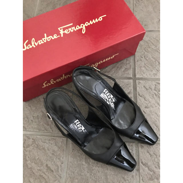 Salvatore Ferragamo(サルヴァトーレフェラガモ)のフェラガモ　靴 レディースの靴/シューズ(ハイヒール/パンプス)の商品写真