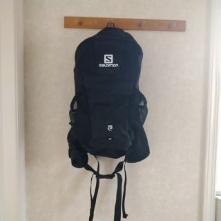 サロモン(SALOMON)のSALOMON　20L 　バックパック　黒(バッグパック/リュック)