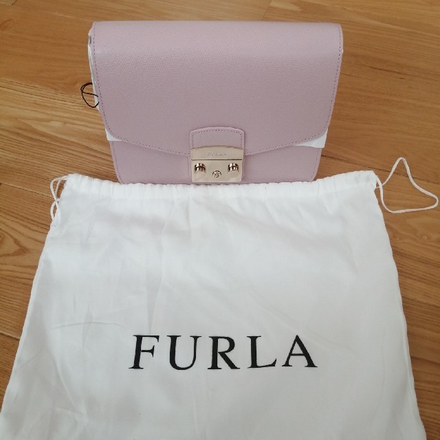 Furla(フルラ)の新品未使用　FURLA　フルラメトロポリス　METROPOLIS　Ｓ レディースのバッグ(ショルダーバッグ)の商品写真