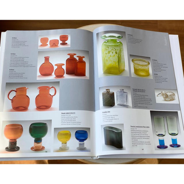 iittala(イッタラ)のカイ・フランク生誕100周年 作品集 The Art of Glass  エンタメ/ホビーの本(洋書)の商品写真