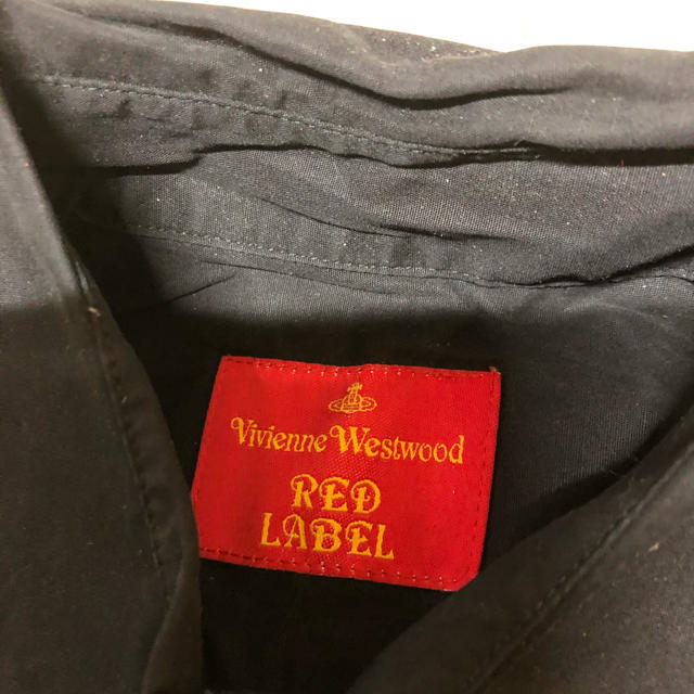 Vivienne Westwood(ヴィヴィアンウエストウッド)のヴィヴィアンウエストウッド　黒シャツ レディースのトップス(シャツ/ブラウス(長袖/七分))の商品写真